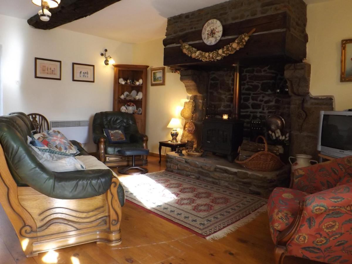 Beautiful 3-Bed Cottage In Passais-Villages Saint-Siméon エクステリア 写真